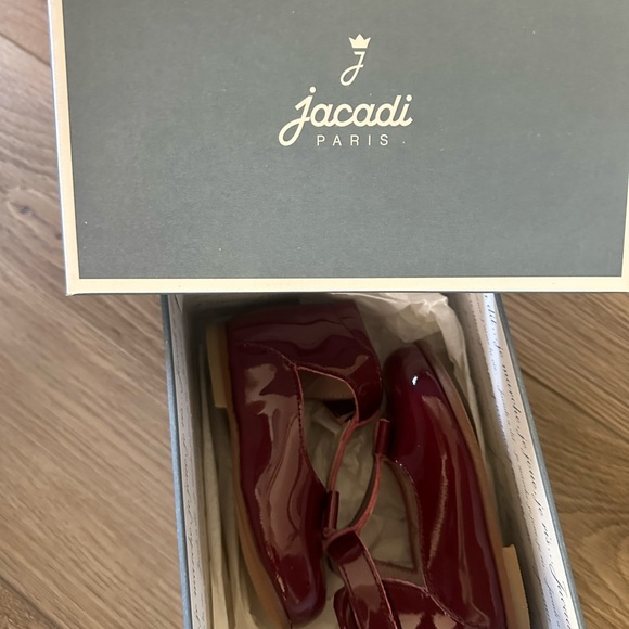 Jacadi Paris Baby Girl Patent Leather T-Bar Shoes, US size 5.5 - Picture 3 of 4